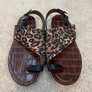 Leopard print Naturalizer sandals size 6.